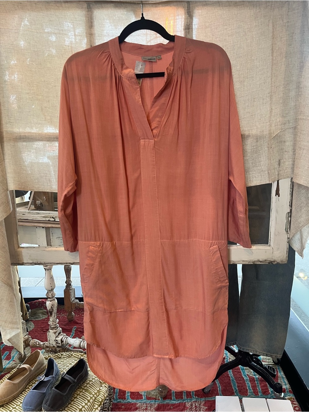 THE ODELLS Lightweight Coral Women's Tunic Top with Front Pockets